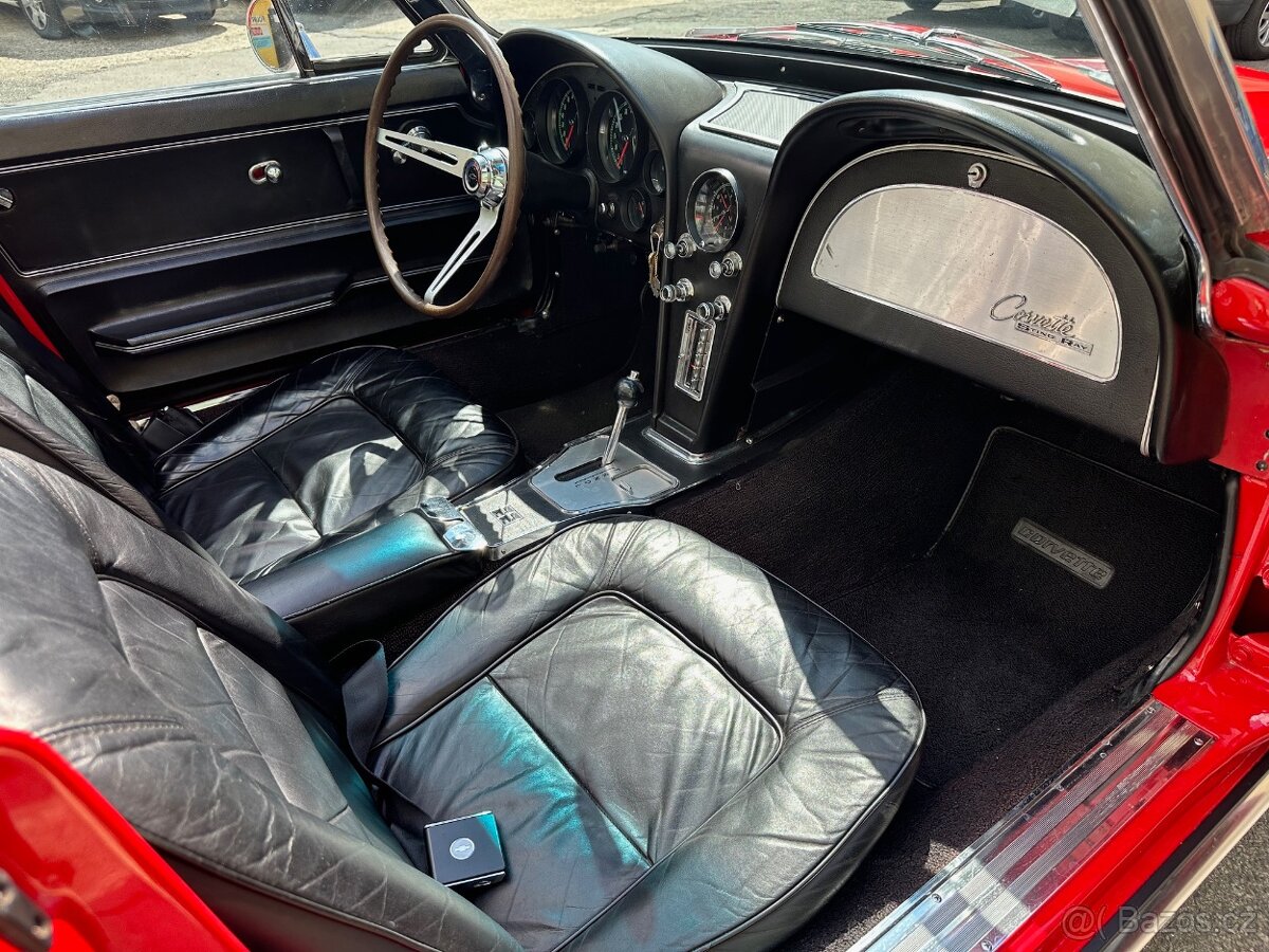 Chevrolet Corvette C2 Sting Ray - 11