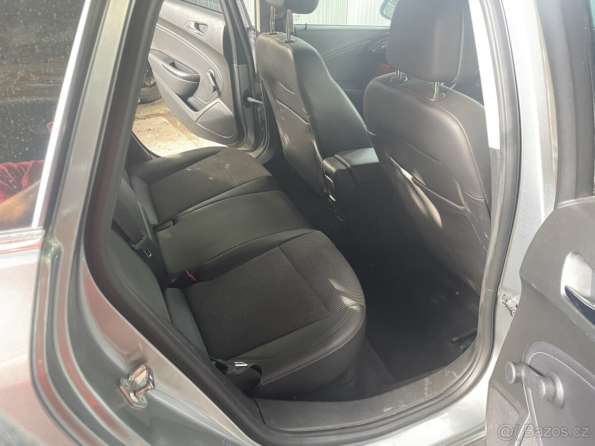 Opel Astra J 2.0 cdti 118kw nový motor - 11