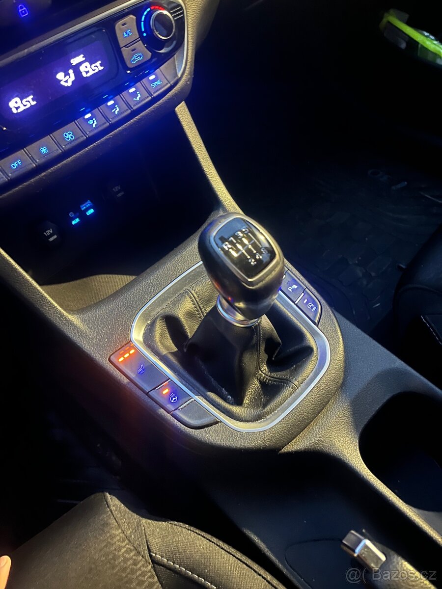 Hyundai i30 kombi / 1.6crdi / 2017 - 11