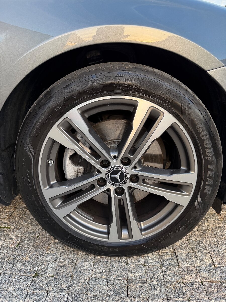 Mercedes-Benz E 220d 4MATIC Combi, r.v. 2022 - 11