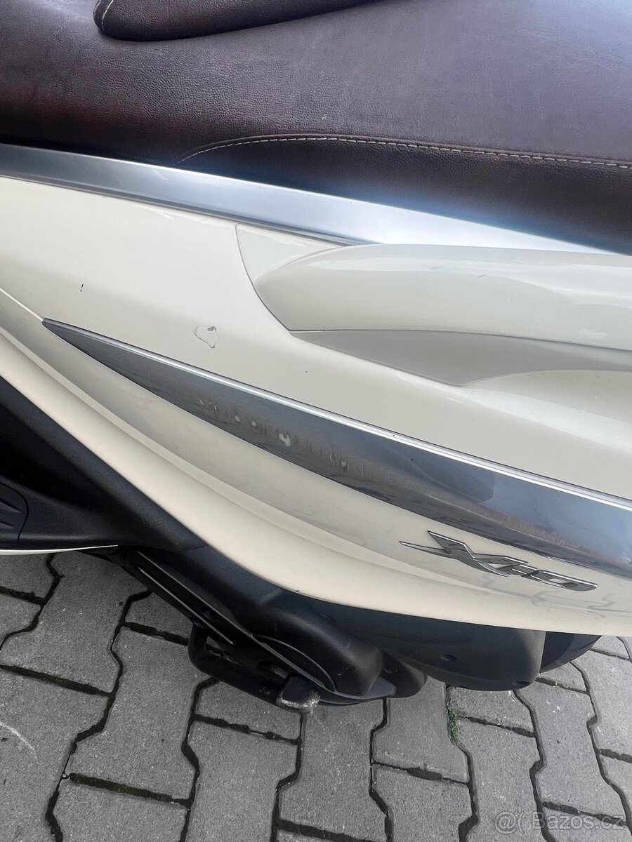Piaggio X10 500 Executive ABS - 11