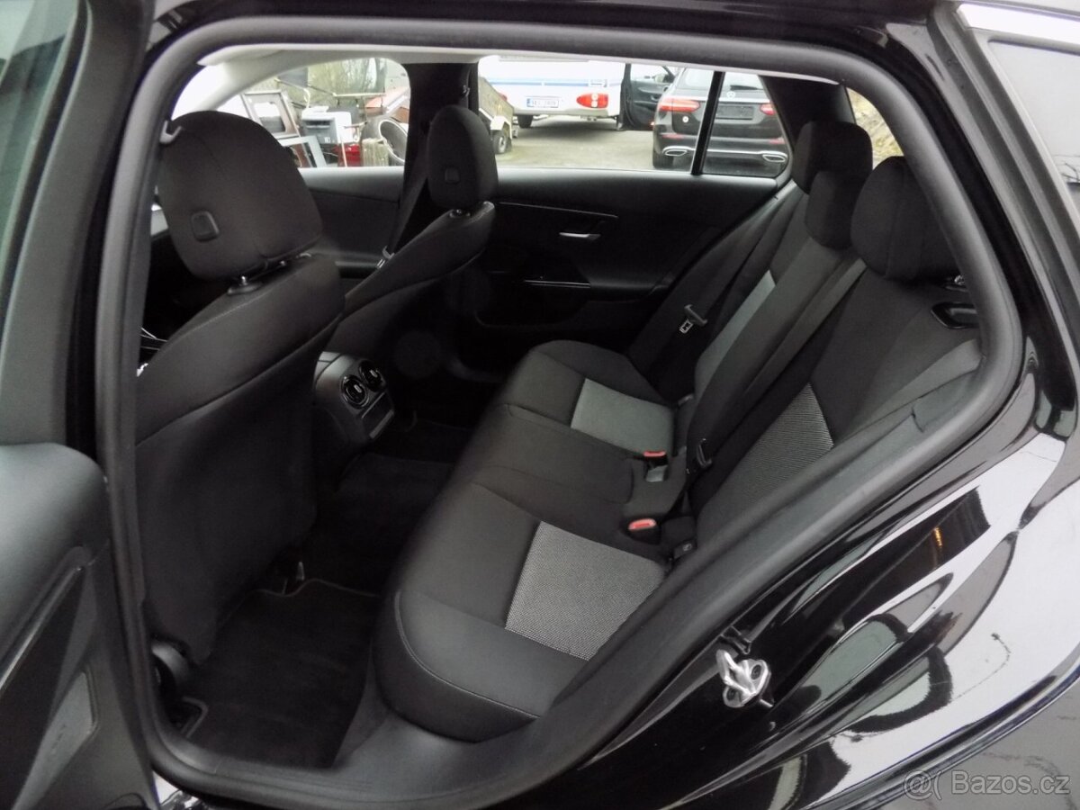 Mercedes-Benz Třídy C C 200d/NAVI/LED-Performance/ - 11