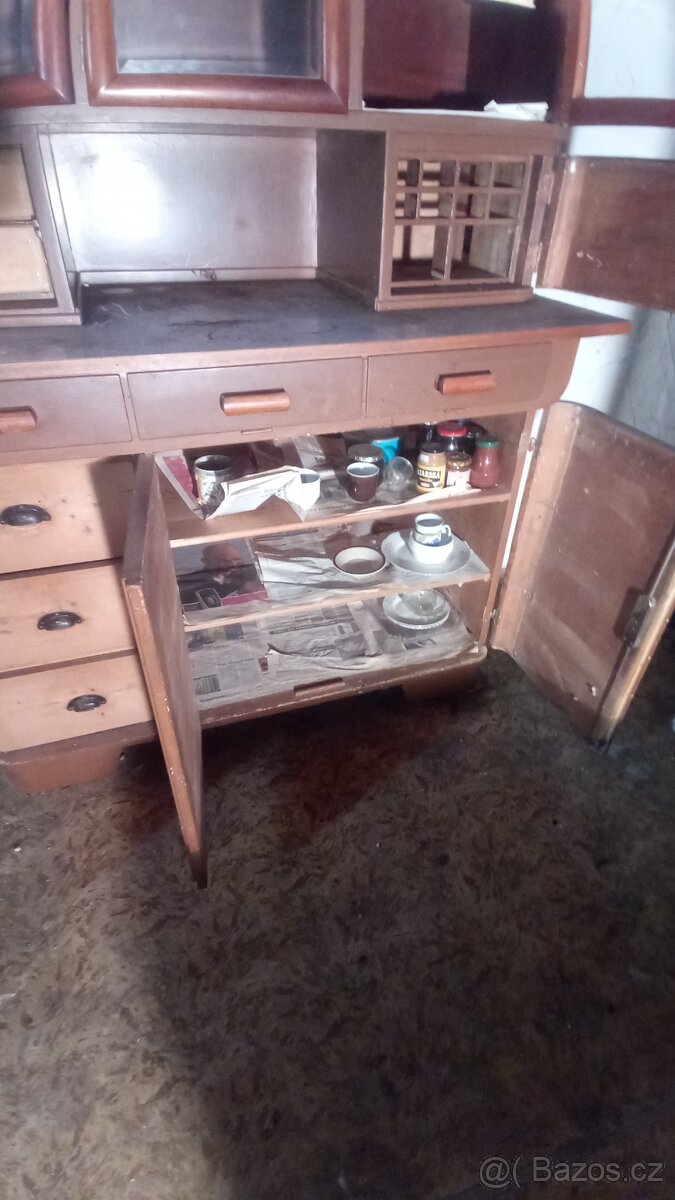 Kredenc cca 40. Leta - 11