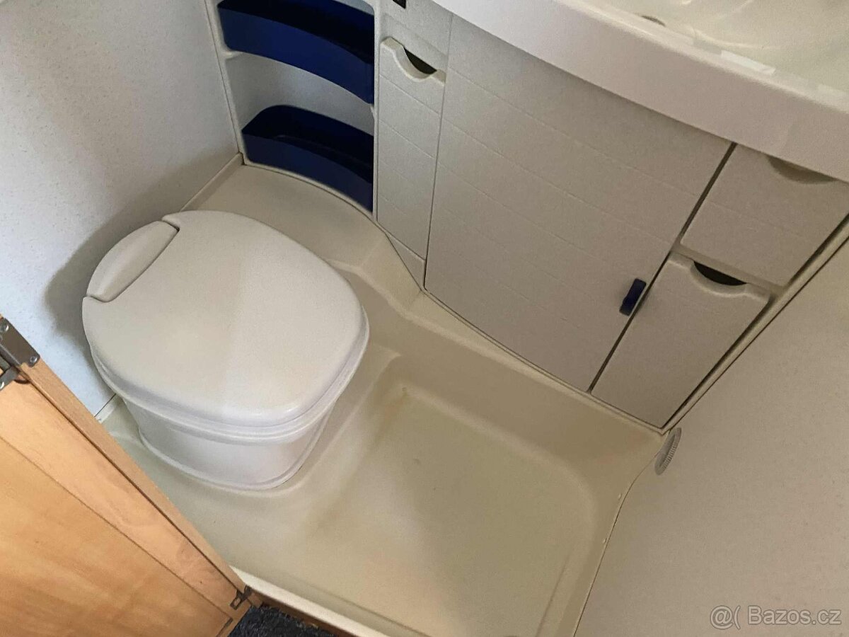 Hymer Eriba Nova 491/ MOVER/pevná postel - 11