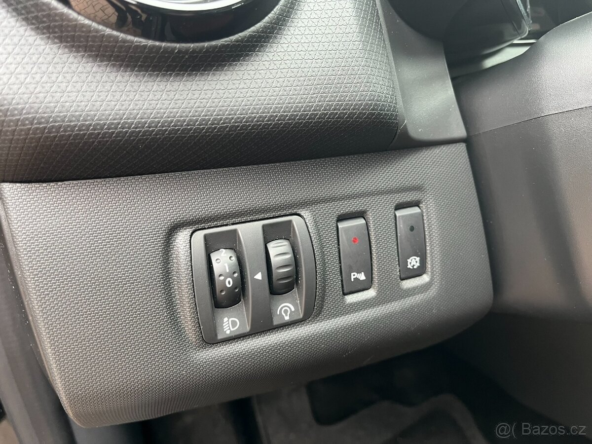 Renault Clio 0.9 TCe 66kW Navi Tempomat Serviska - 11