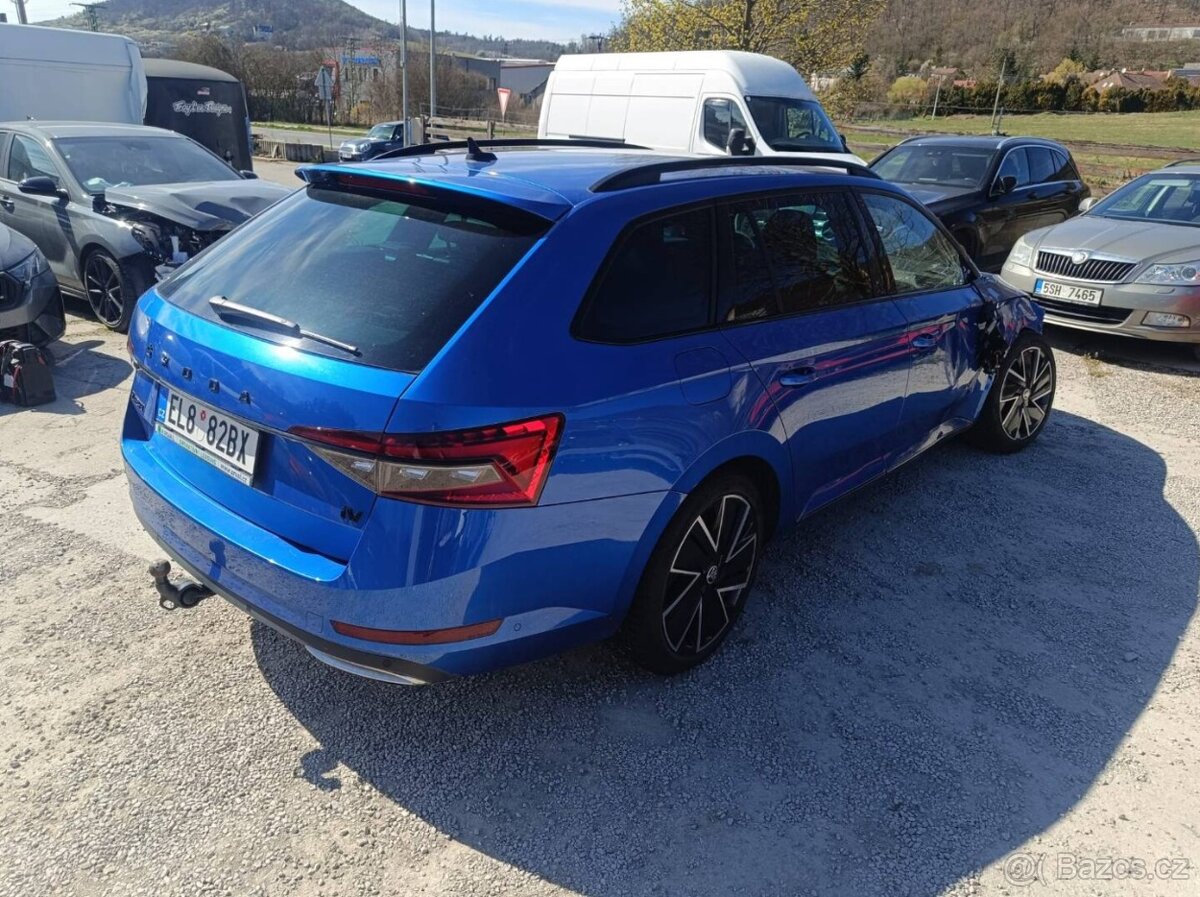 Škoda Superb Hybrid iV - 11