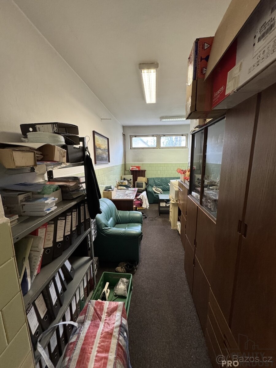 Prodej komerčního skladu - 11
