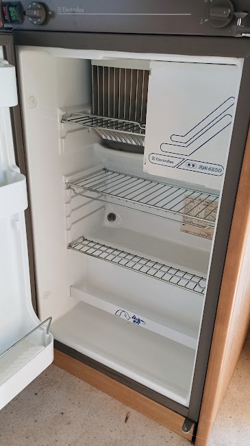 Avento 420 TL Premier, koupelna, WC, TV - 11