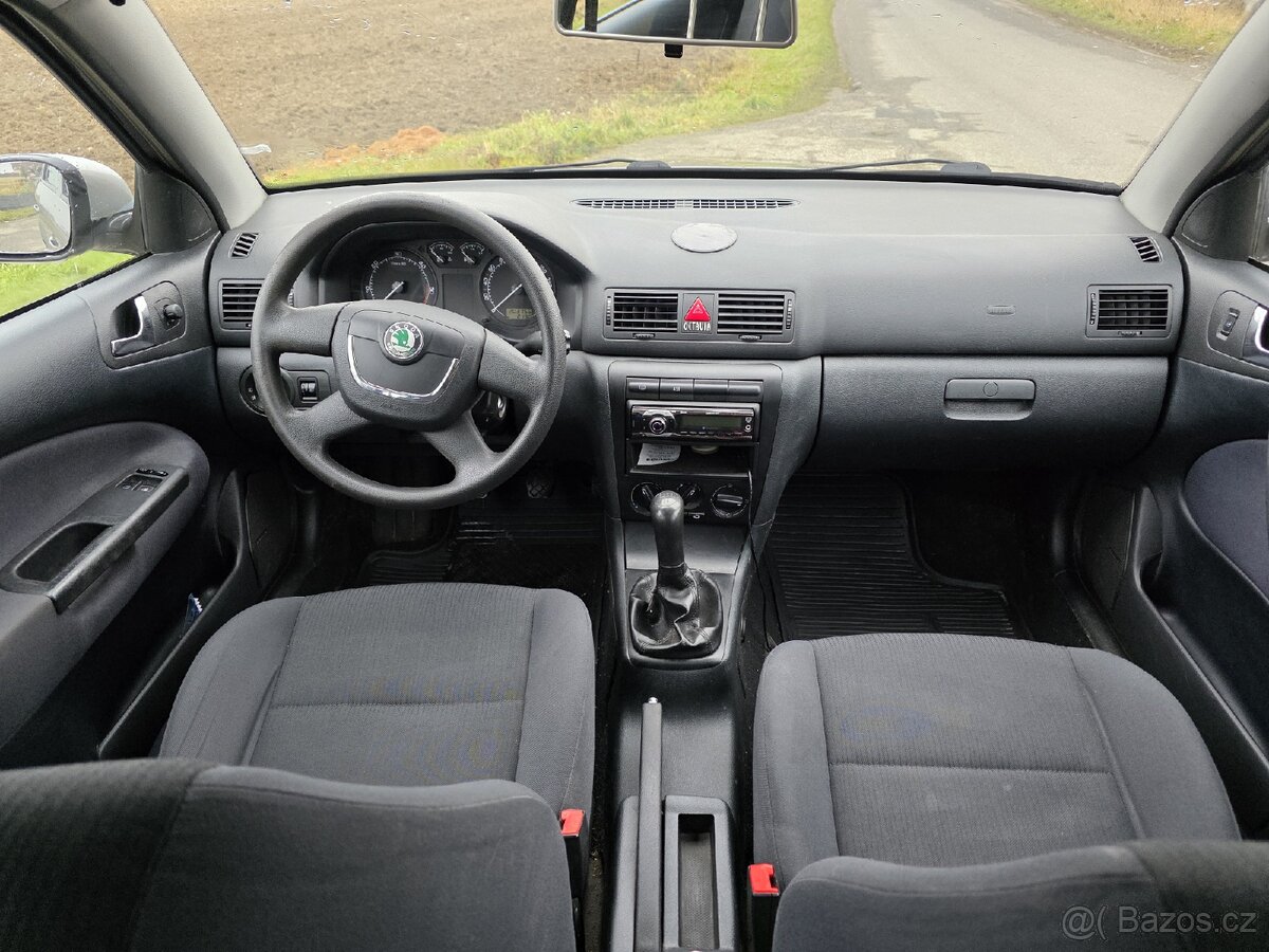 Škoda Octavia TOUR 12/2010 ČR TOP - 11