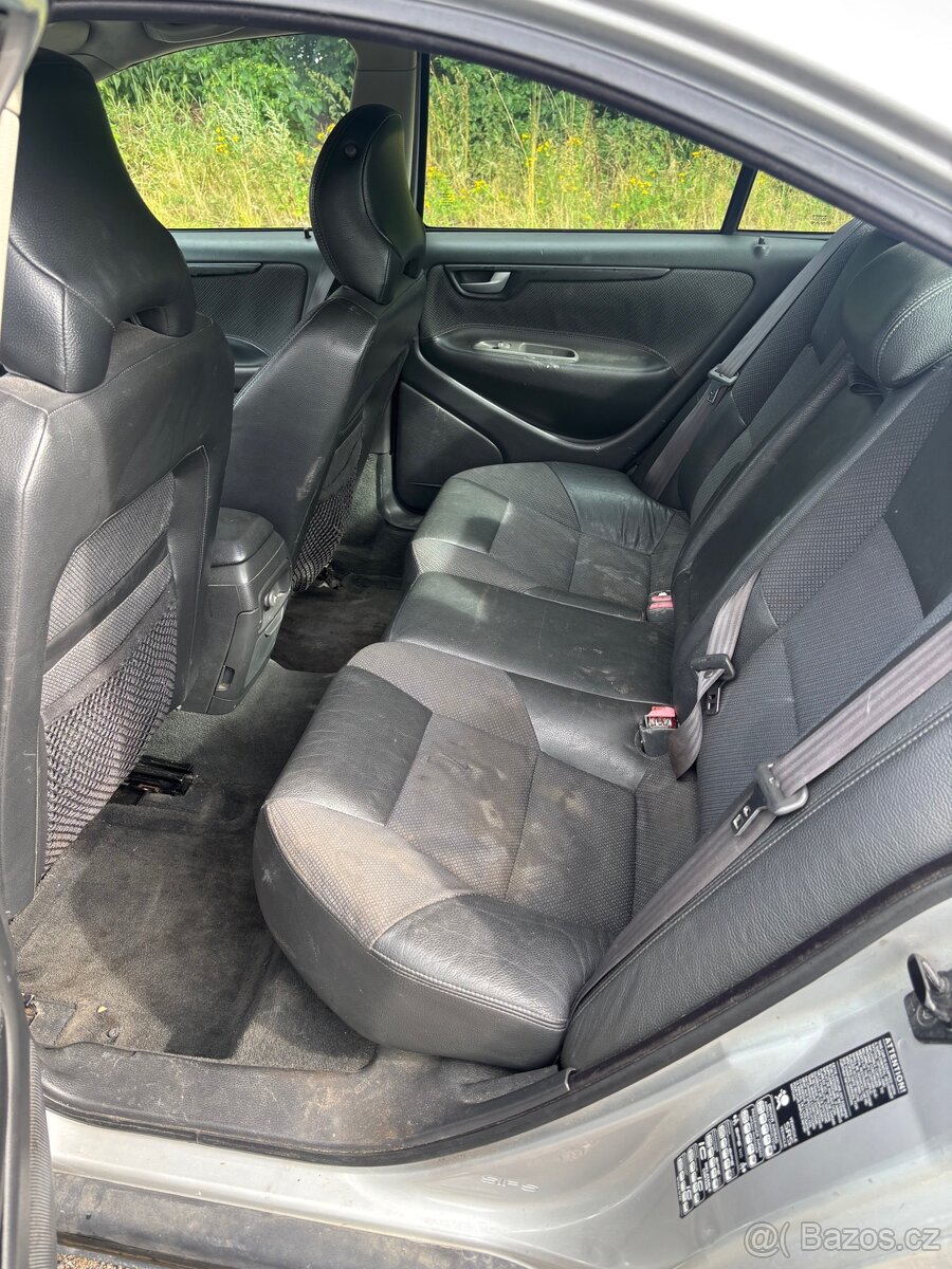 Volvo S60 2.4D 96kW - 11