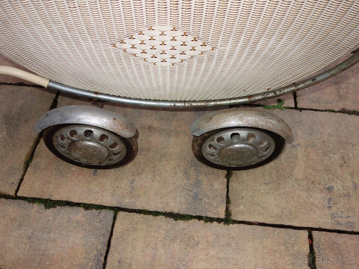 Starý kočárek proutěný /bužírkový/, velký na děcka - 11