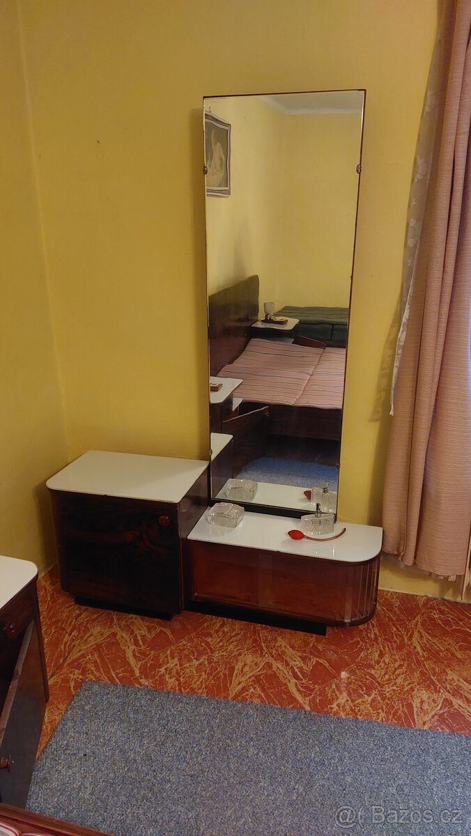 Stará retro ložnice - 11