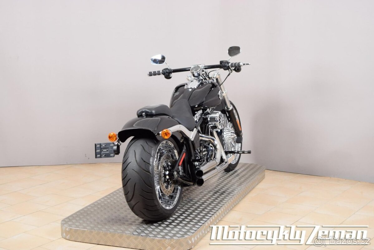 Harley-Davidson FXSB Softail Breakout 2103 - 11