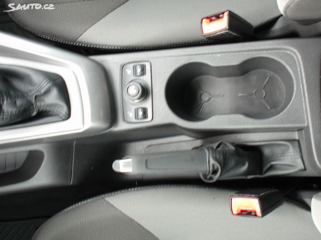 Ford Focus 1,6 16V vyhřív.sed,park.kamera,AndroidAuto,92kw - 11