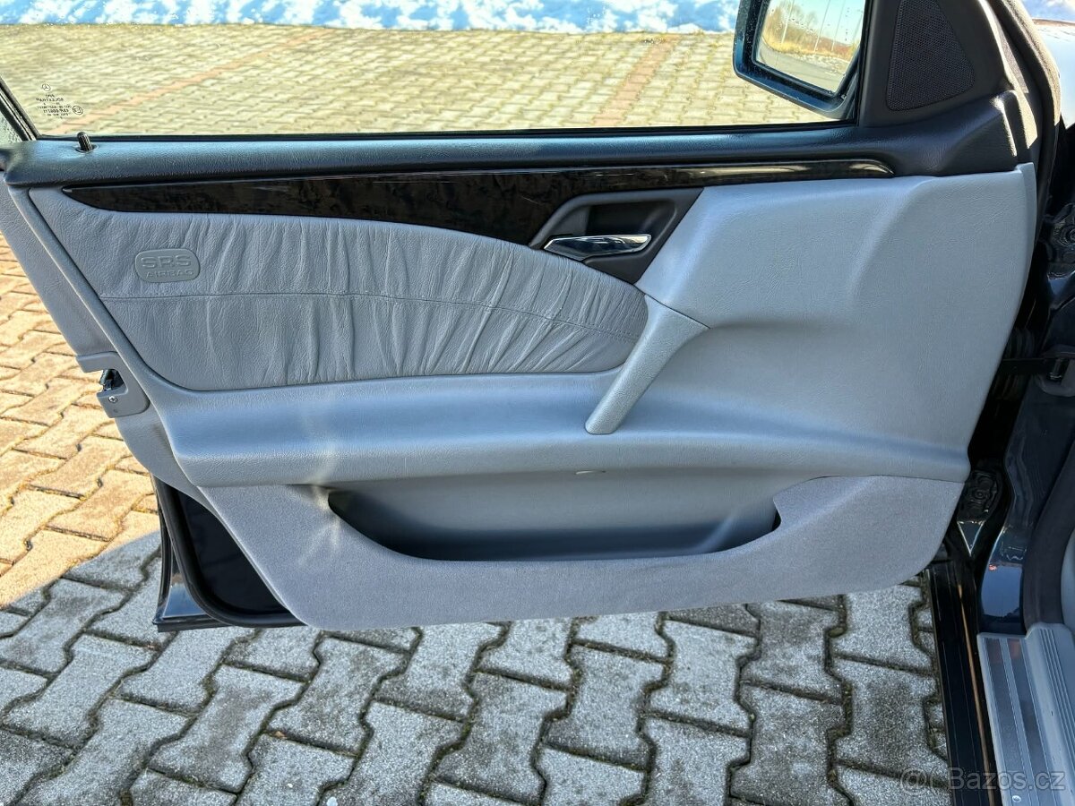 Mercedes Benz E 320 V6 W210 - 11