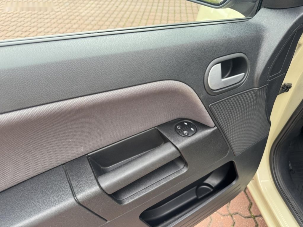 Ford Fusion,1.4i 59kW - 11
