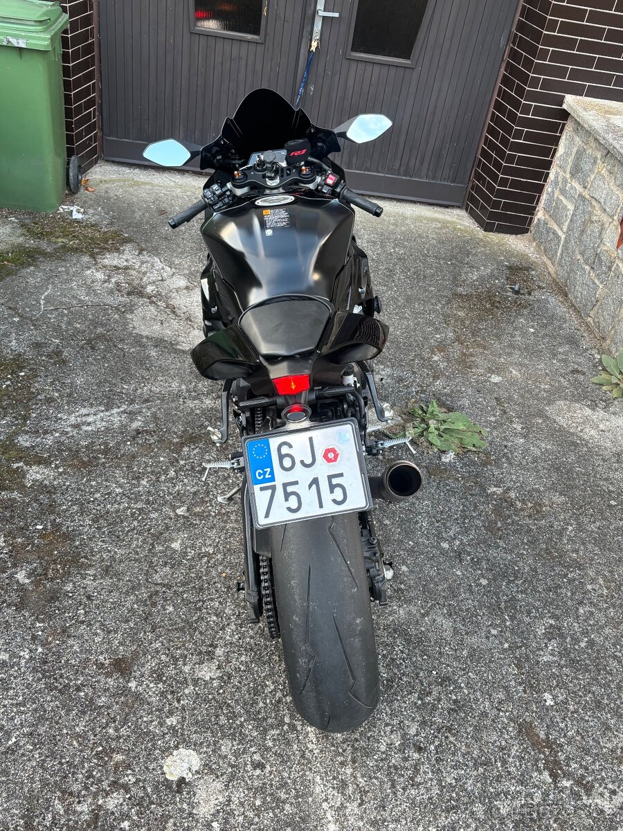 Yamaha R1 2018 najeto 3600 km - 11