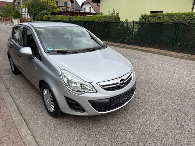 Opel Corsa 1,2i Nová STK klima zimáky benzín - 11