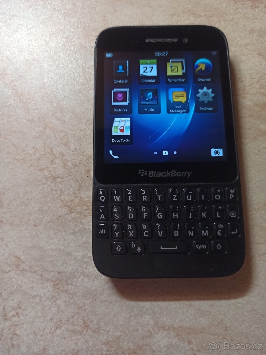 mobilní telefon Blackberry Q5 - 11