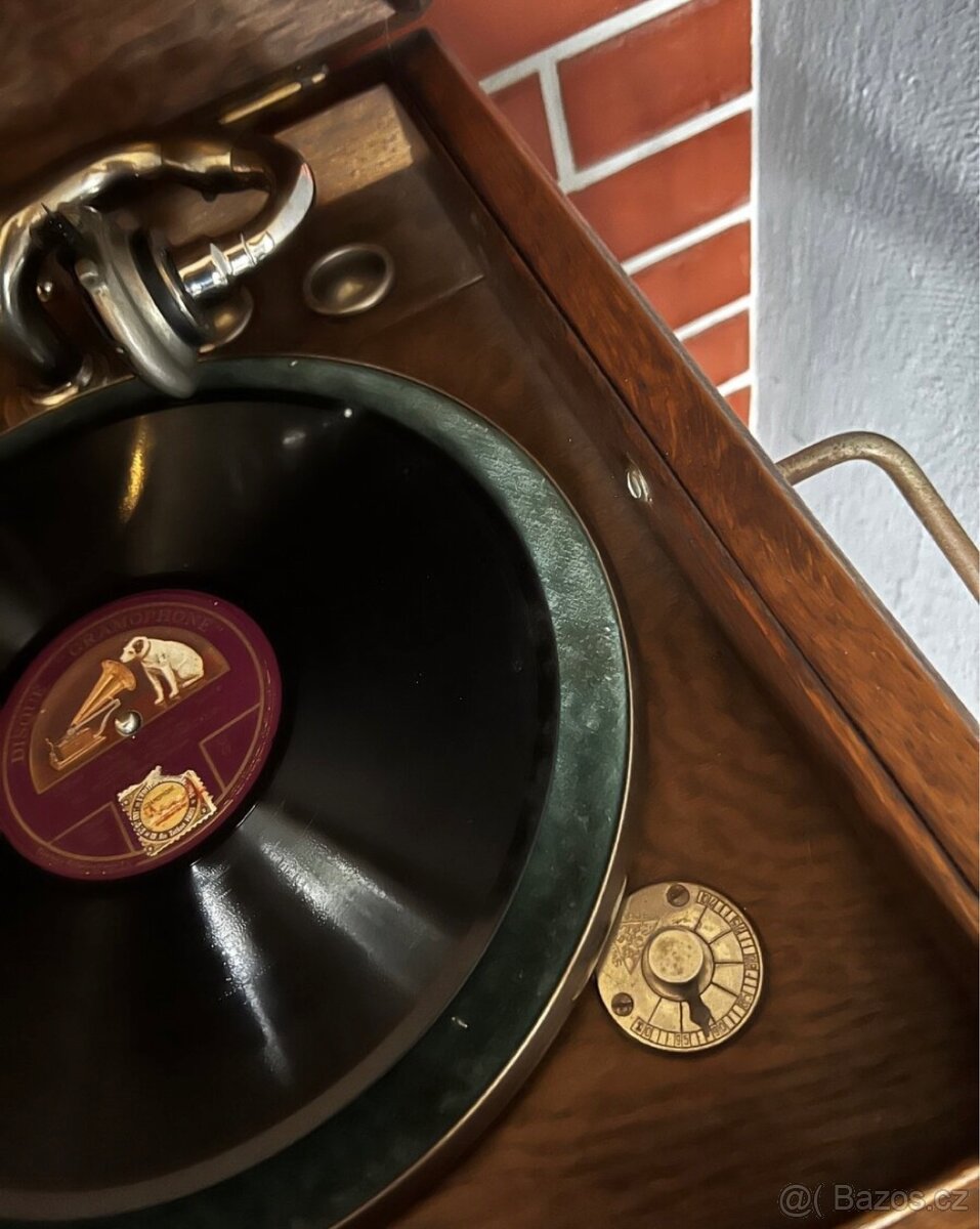 SKŘÍŇOVÝ GRAMOFON ODÉON - 11