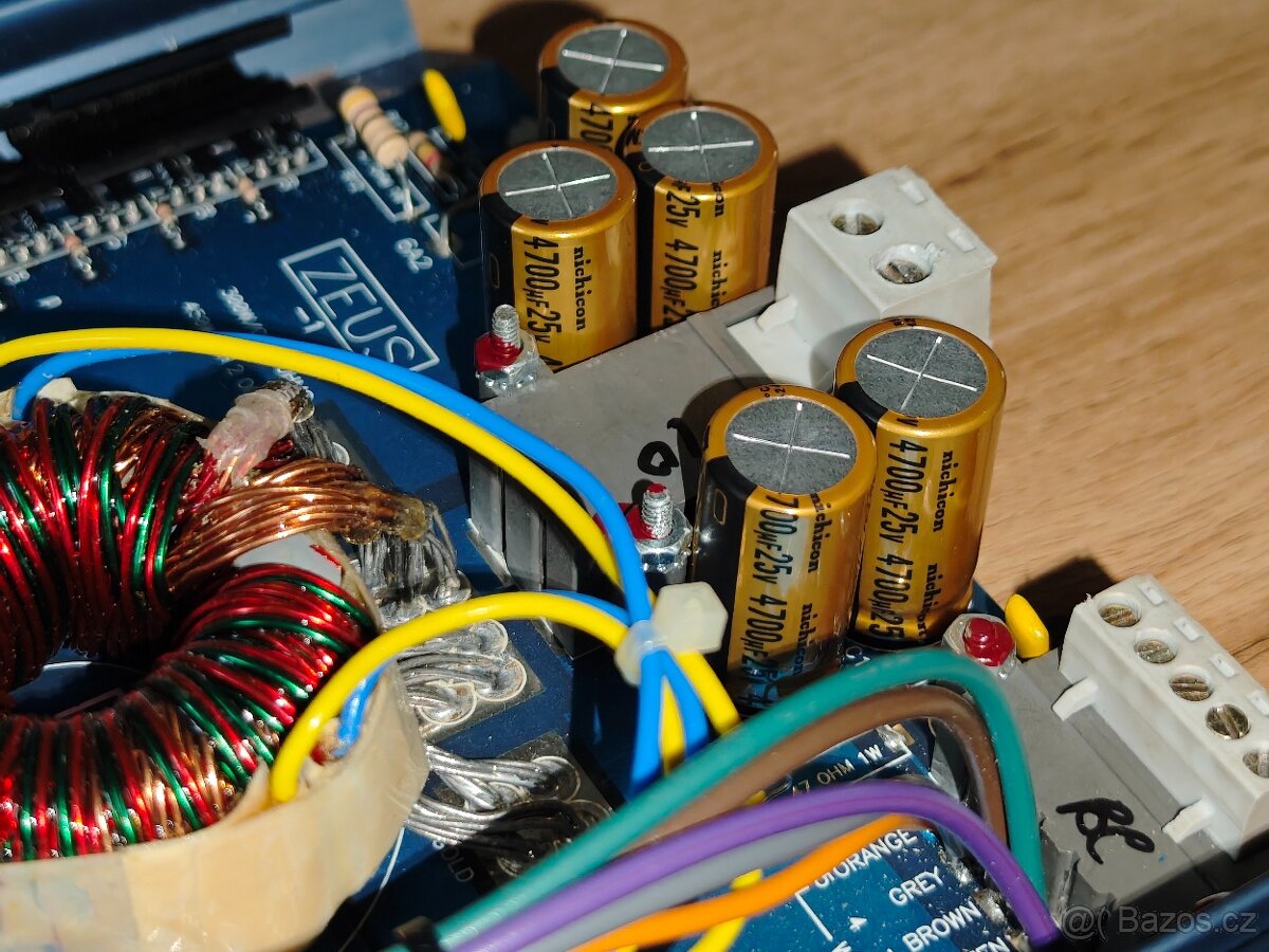 Zesilovač do auta Hifonics Zeus VIII - 11