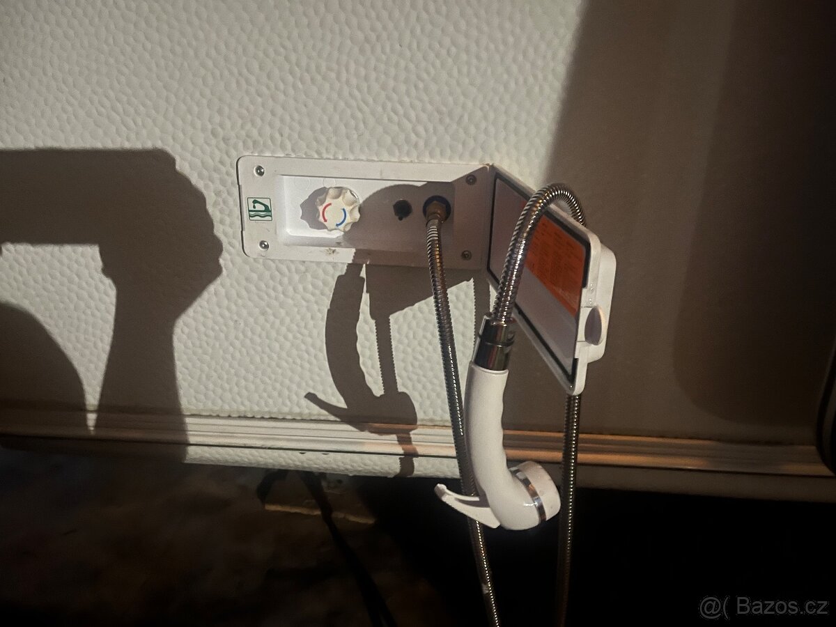 Knaus Sport 550 2012 předstan Klima top stav - 11