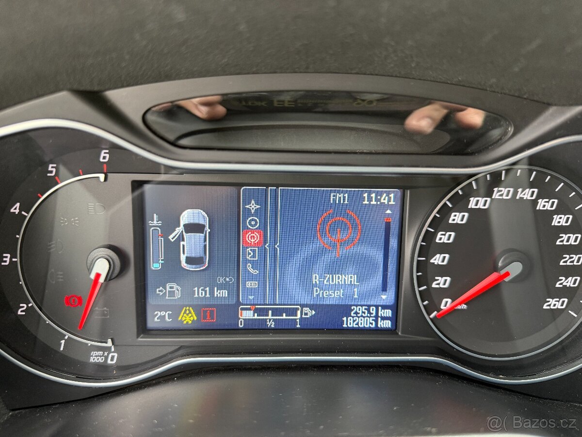 FORD S-max 2,2TDCi 200PS panorama, manuál,keyless - 11