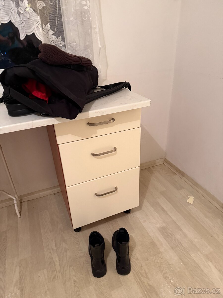 Kuchyňská linka – komplet sestava (bez spotřebičů) - 11