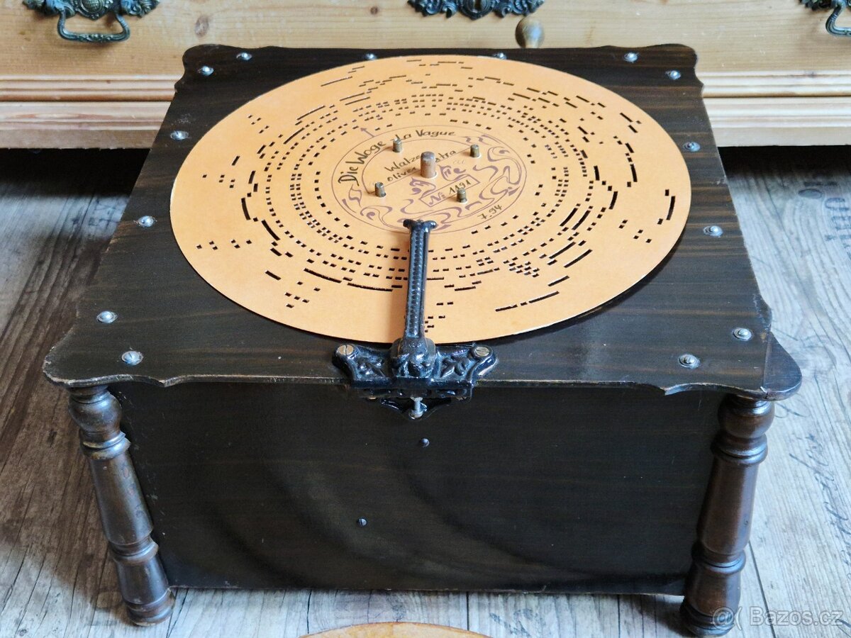 Starožitný hrací stroj, flašinet Ariston, 1890 - 1900 - 11