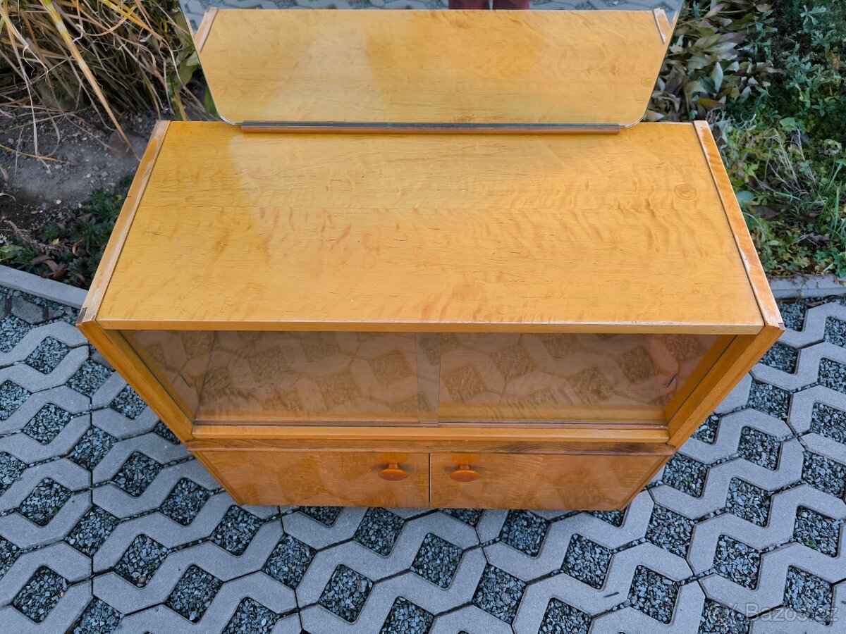 Retro skříňka/komoda UP Závody Bučovice - 60. léta č.2 - 11