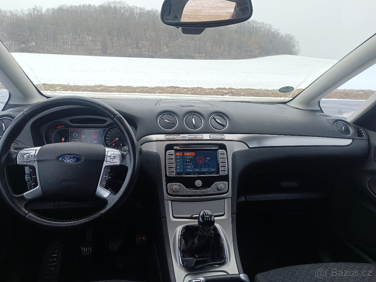 Ford S MAX 2.0 i benzín flexifulel TITANIUM 7 míst - 11