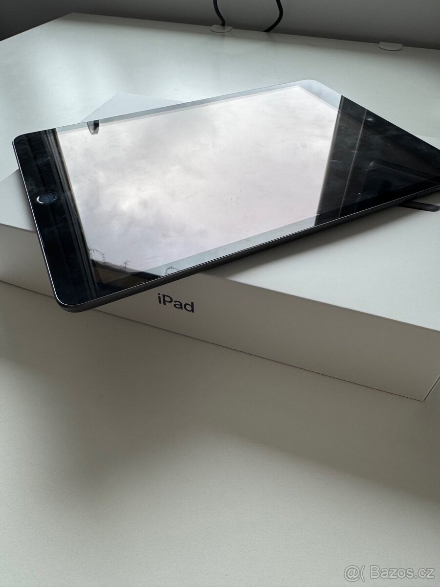 iPad 9. generace 64 GB wifi s příslušenstvím - 11