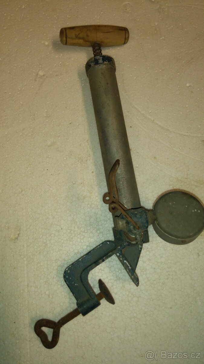 Stará pípa, džberovka, mosazná pumpa - 11