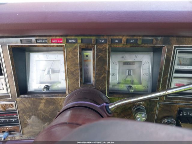 LINCOLN MARK V 1977 - 11