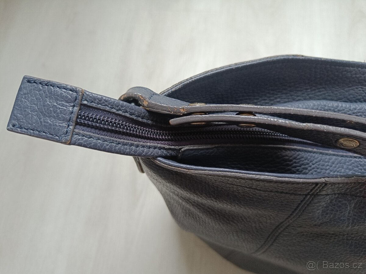 Tmavě modrá kabelka Tosca Blu - 11