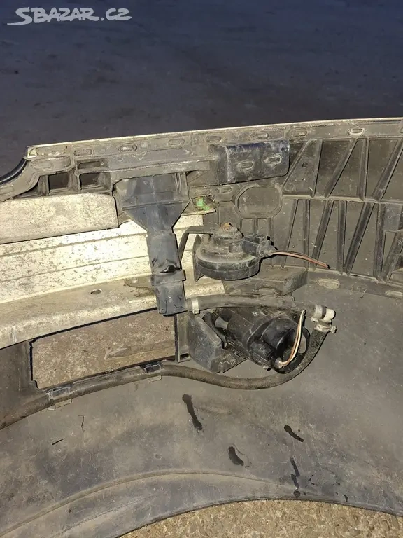 Přední nárazník Audi A6 C5 (2002) s odstřiky - 11