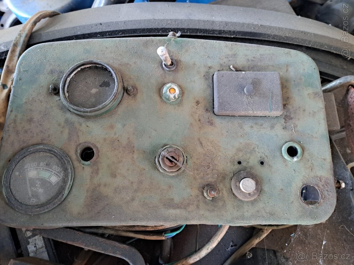 Škoda 30 traktor díly - 11