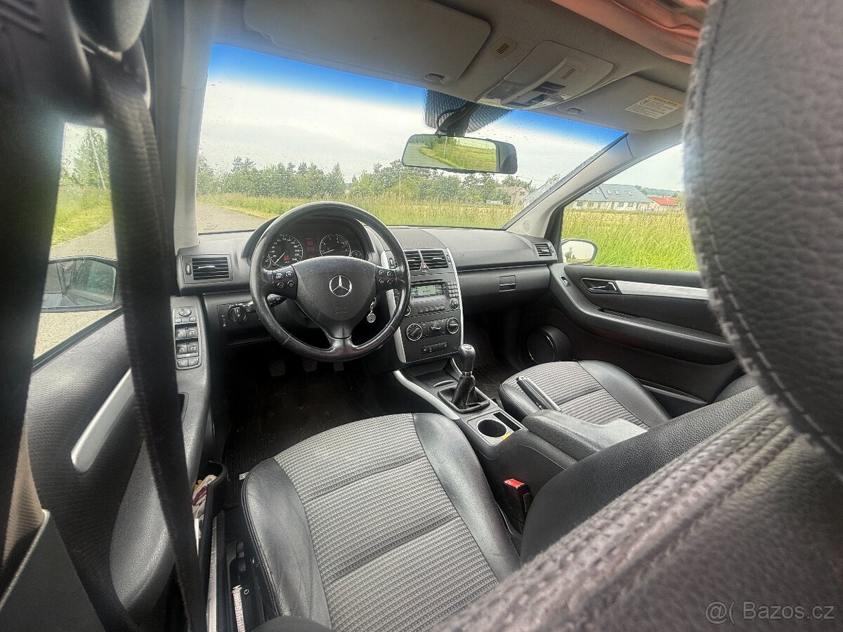 Mercedes A 200 benzin nova st - 11