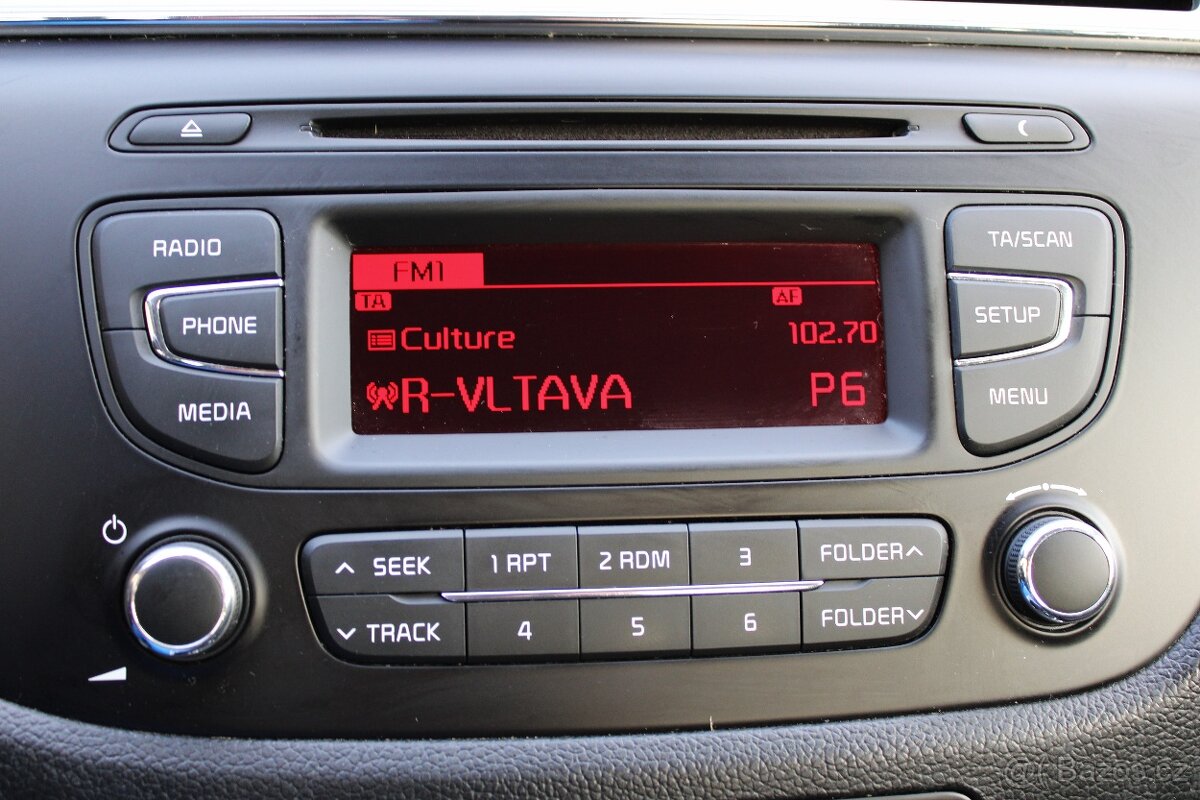 KIA Ceed 1.6 GDi 99kW serviska, 2x kola - 11