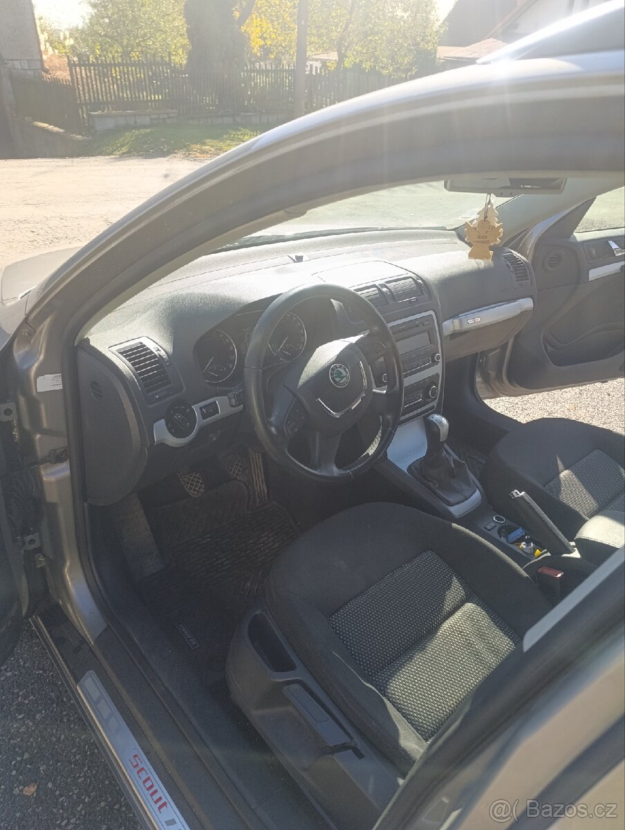 Škoda Octávia Scout - 11