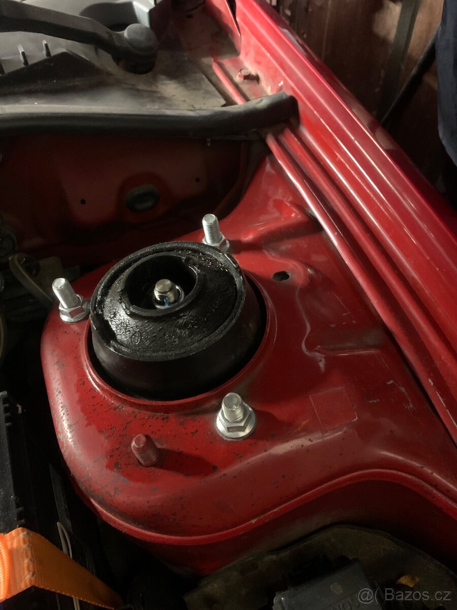 Prodám vyměním Mazdu 323F REZERVACE - 11