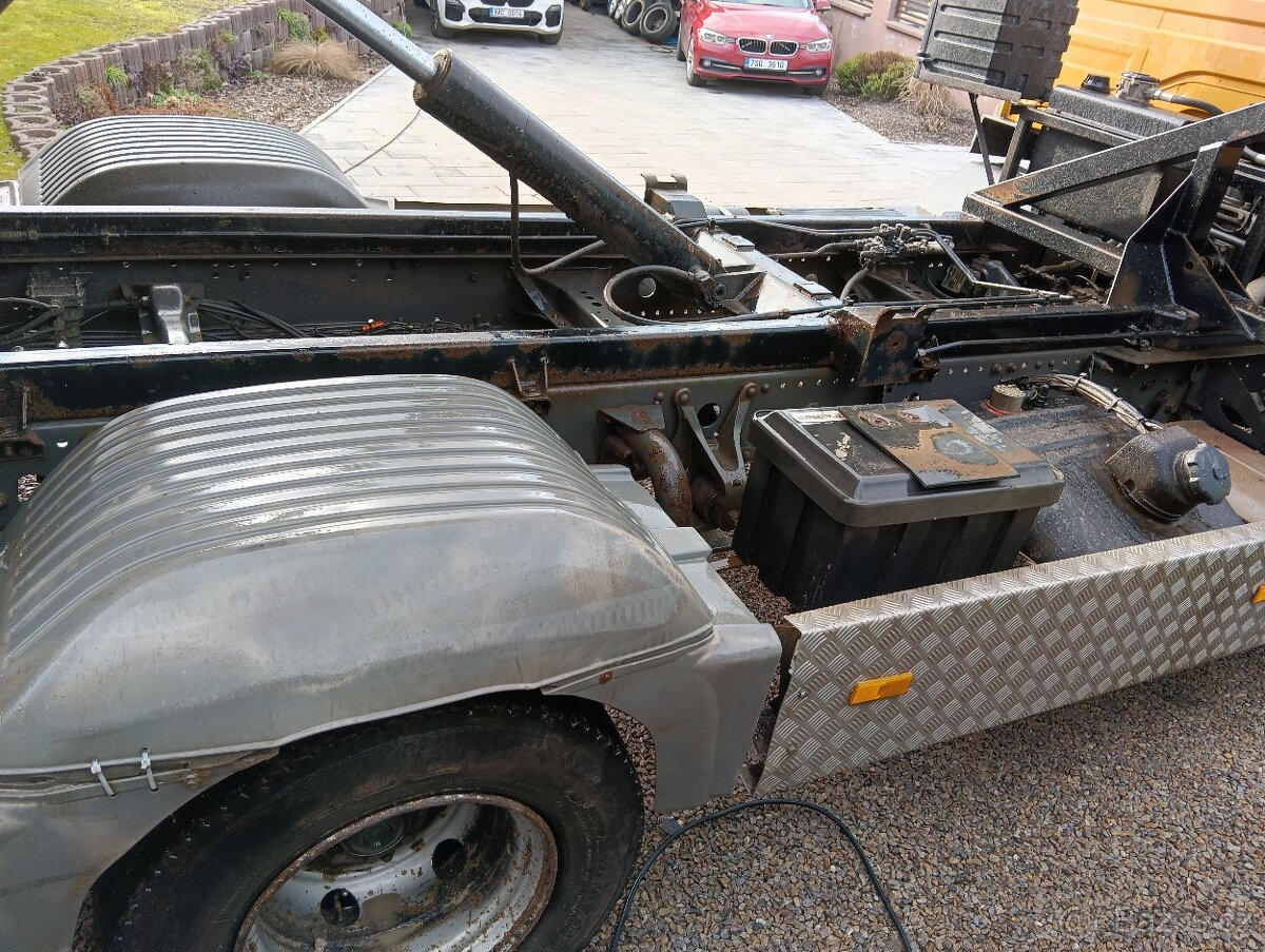 Hákový nosič kontejnerů - 11