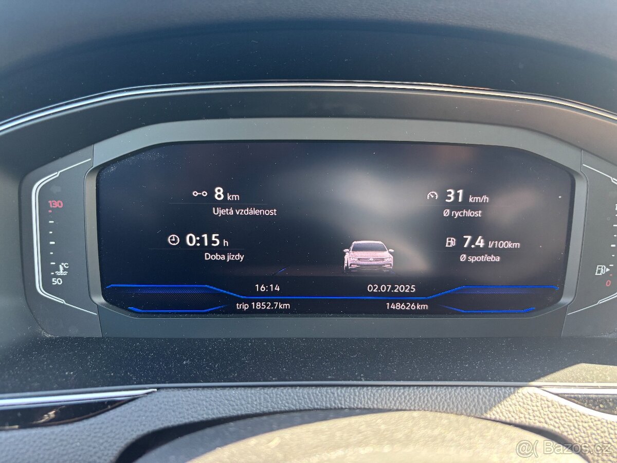 Volkswagen Passat 2,0TDI COMBI - 11