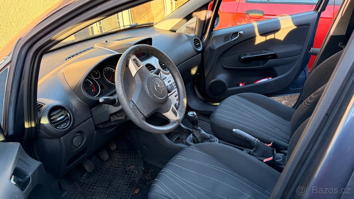 Opel Corsa D 1.3 CDTI –havarované, na náhradní díly / opravu - 11