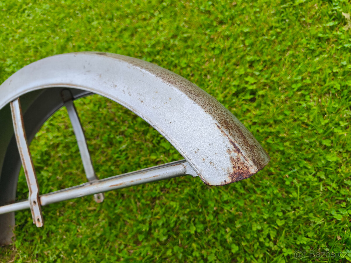 Přední blatník ČZ 175/477 - ULOŽENKA - 11