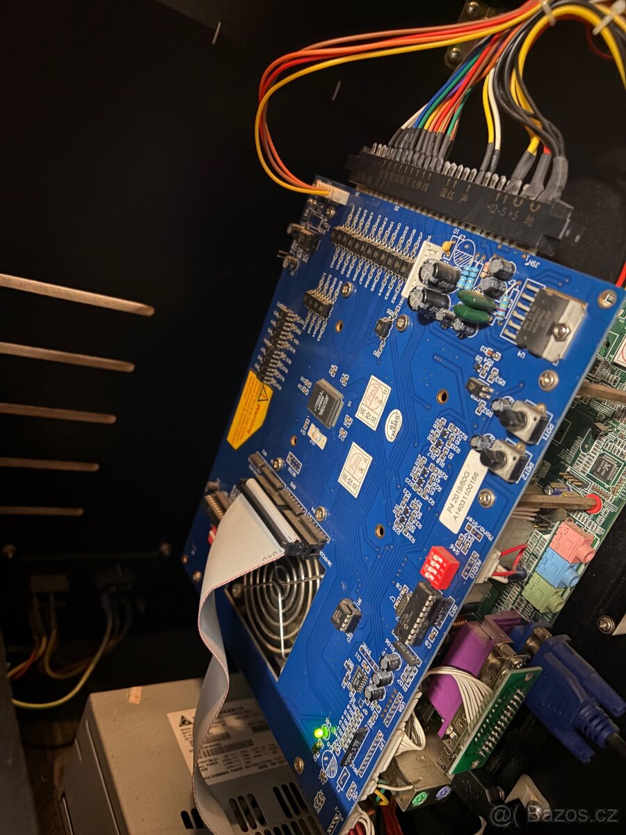 Arcade Automat herní automat Midway - 11