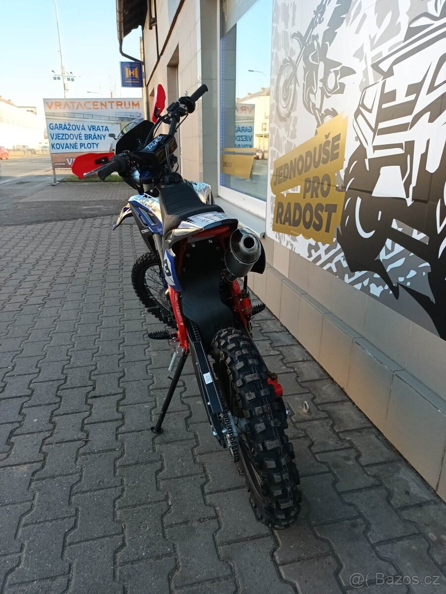 Pitbike Thunder 140cc 19x16 E-start červená - 11