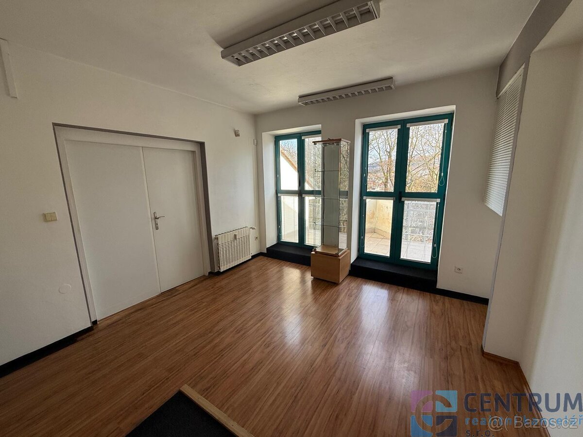 Pronájem komerčních prostor v Jablonci nad Nisou - 11