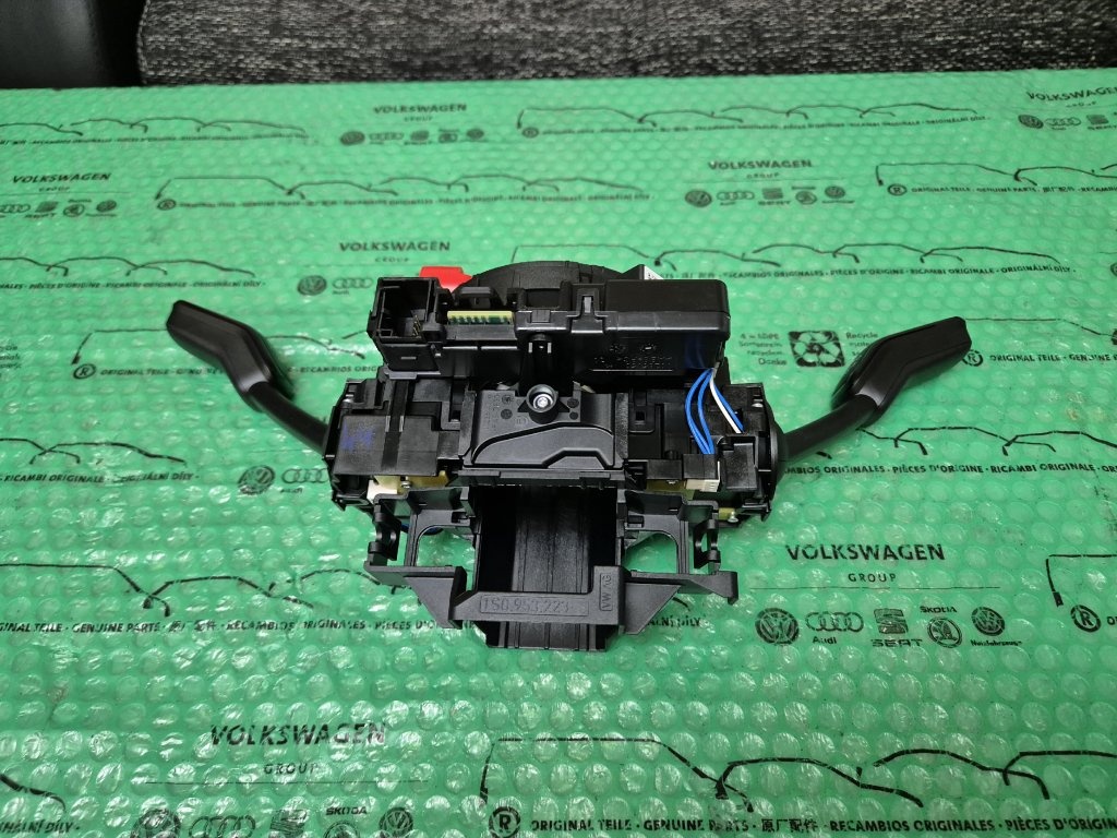 Škoda Octavia III, VW Golf VII, Seat Leon přepínač kombinov - 11