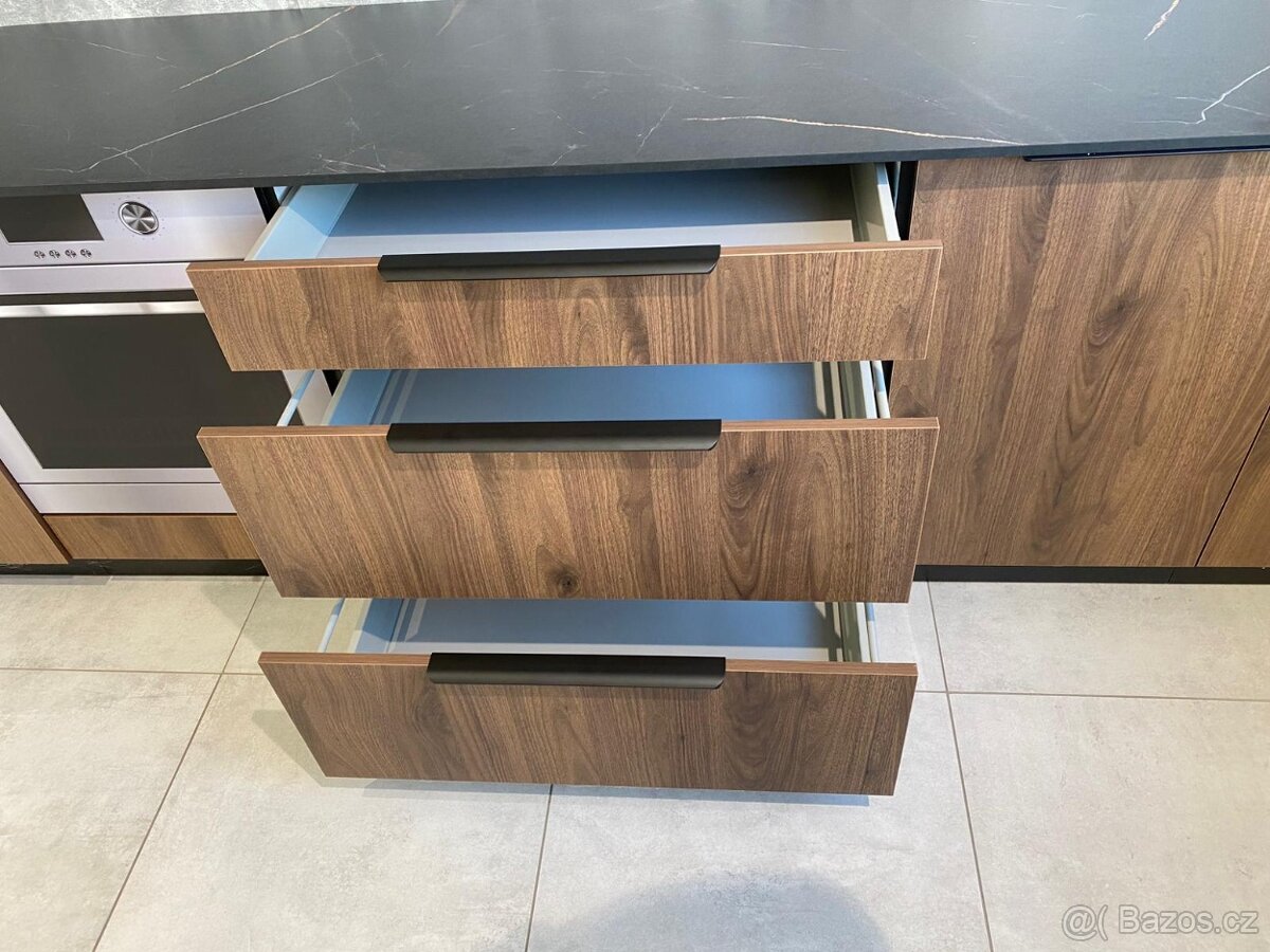 Kuchyňská linka – SKLADEM - 11